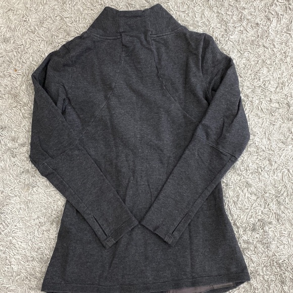 The Northface Womens Jacket - Picture 6 of 6